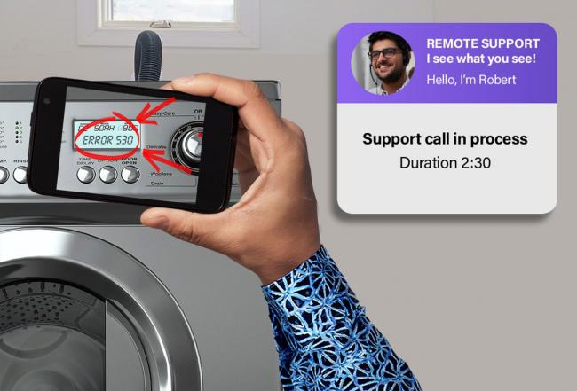 Augmented reality see what I see support with agent A person uses augmented reality for support to program a gadget